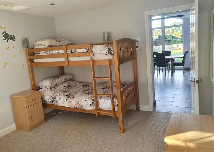 Willow Tree Farm Cottage With Bbq Hut